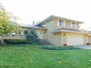 4306 Peacock Ln, Rolling Meadows, IL 60008