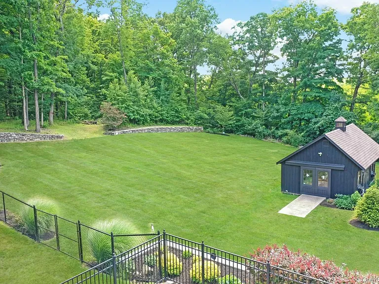 475 N Riverside Rd — Photo 47