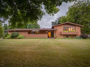 640 Whitehills Dr, East Lansing, MI 48823