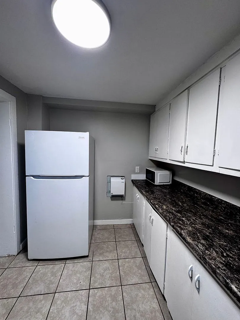 Apartment for Rent in Dayton — Photo 4