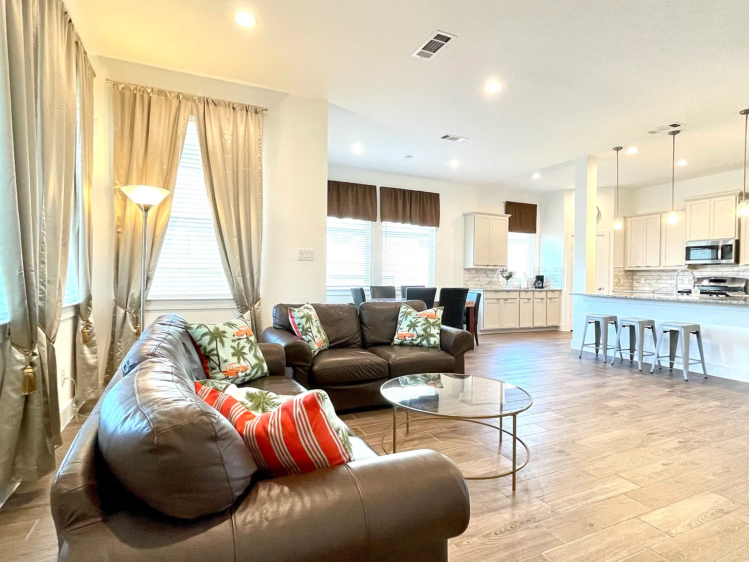 4516 Bartagrass Dr — Photo 2