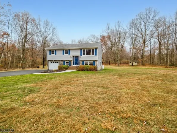207 Fox Hollow Rd, Lebanon Twp., NJ 08826