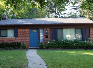 263 N Hill Cir, Rochester, MI 48307