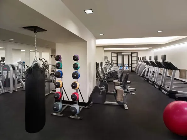 20 Pine Street image 6 of 11