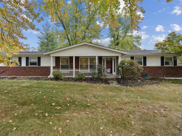 4927 Dorsie Dr, Saint Louis, MO 63128