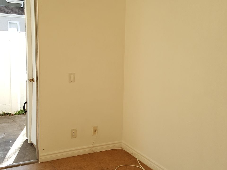 1st image of 21 Abbeywood Ln