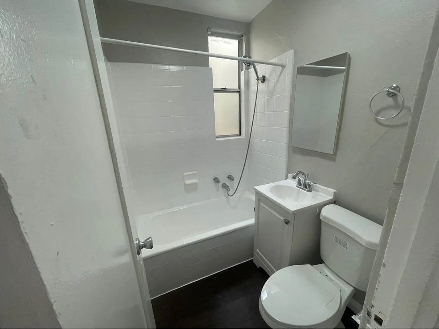1001-1007 Banning Blvd. — Photo 4
