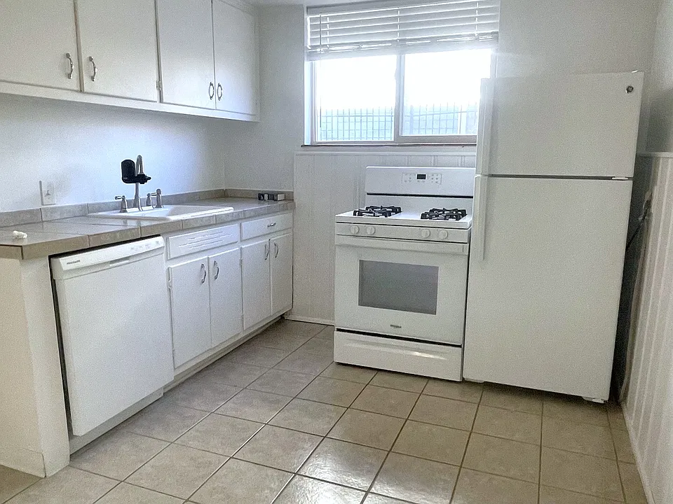 1673 S Pearl St #1673