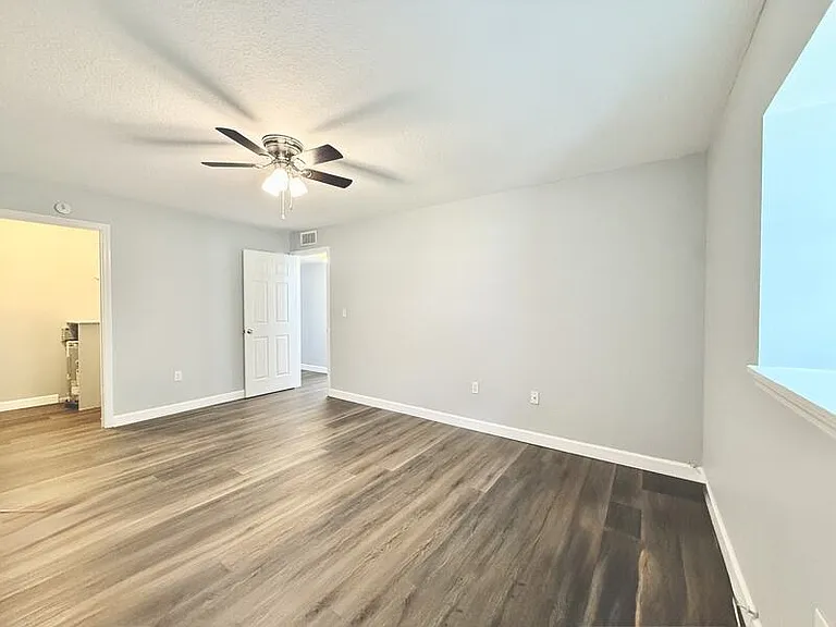 1712 Belleair Forest Dr #D — Photo 30