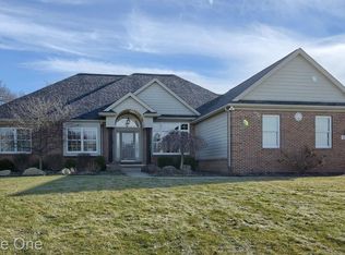 127 E Auburn Trl, Brighton, MI 48114
