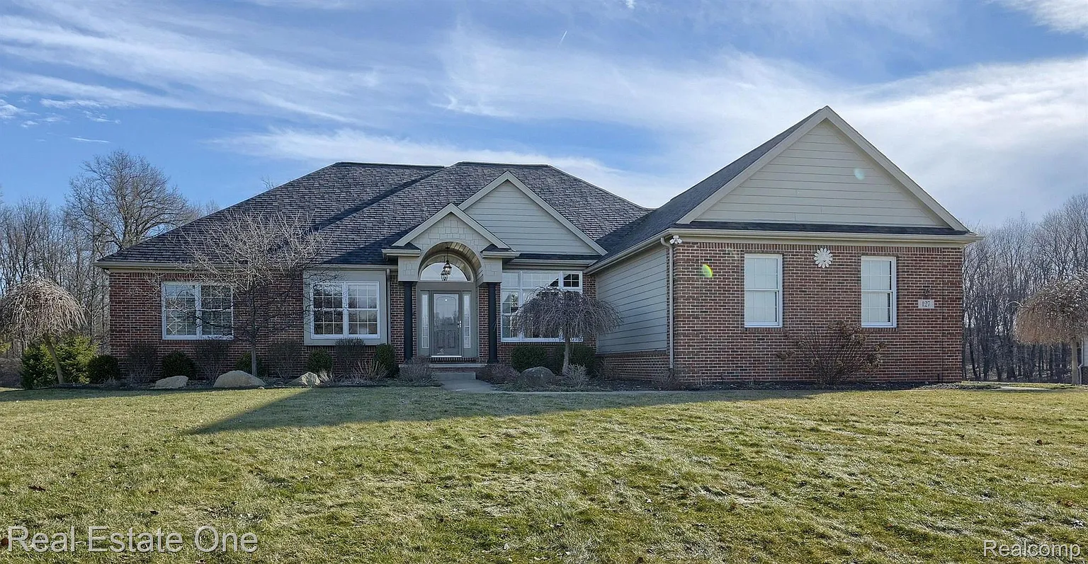 127 E Auburn Trl photo 1