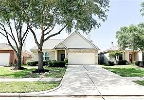 4 bed, 2.0 bath, 1959 sqft, $2,650 — Photo 2