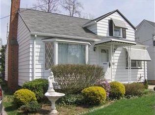 1107 Gordon Rd, Lyndhurst, OH 44124