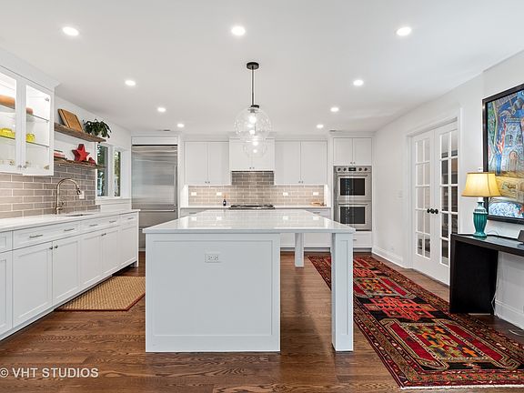 3rd image of 432 Arbor Ct