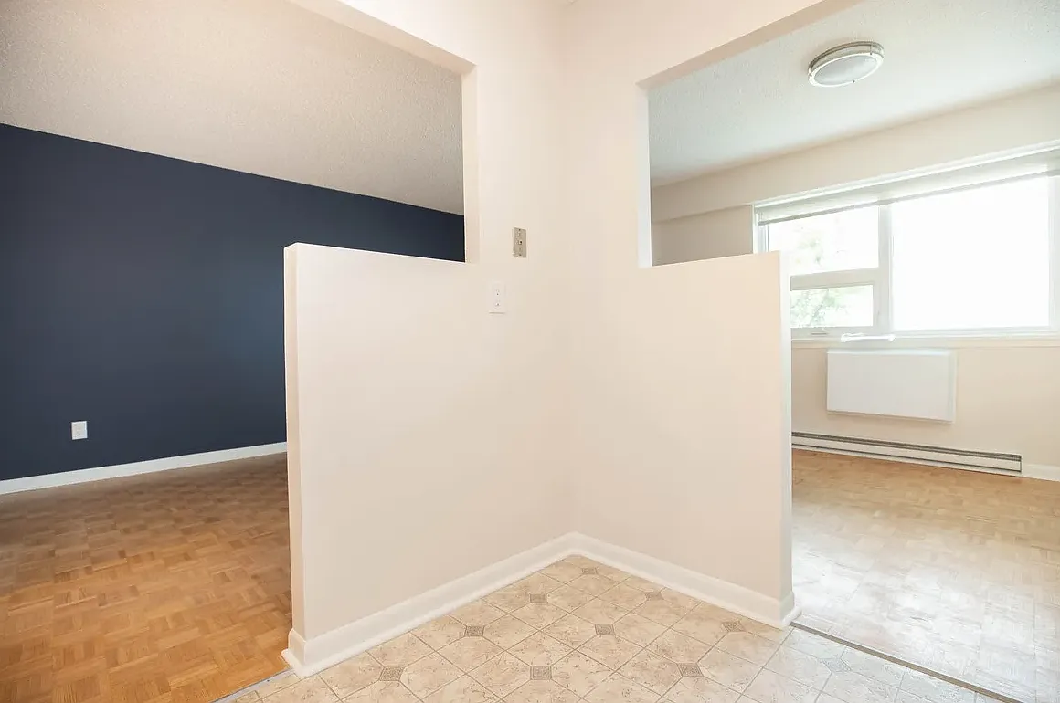 1155 Grant — Photo 4