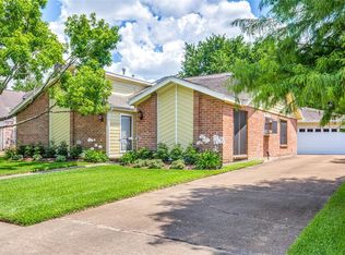 12523 Meadow Lake Dr, Houston, TX 77077