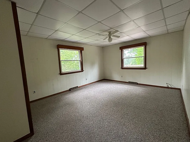 1127 Round Hill Dr — Photo 12