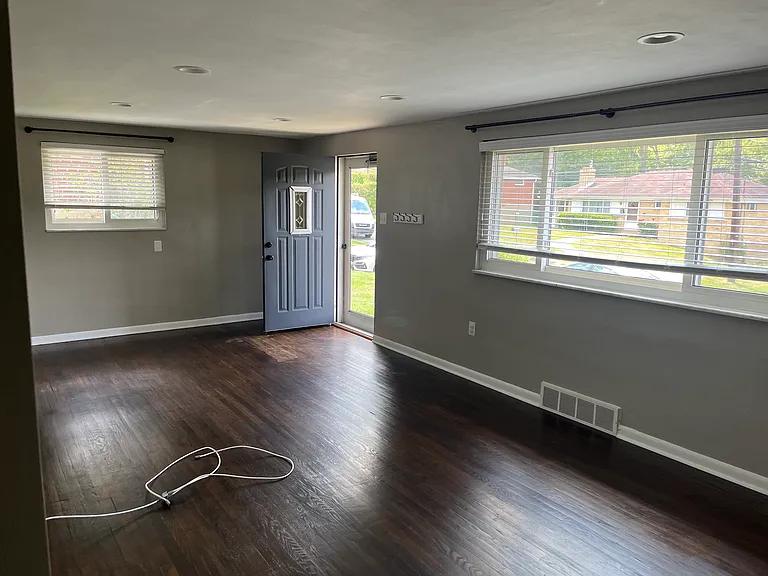 2810 Franklynn Dr — Photo 4
