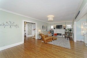 5th image of 301 S Stone Ave