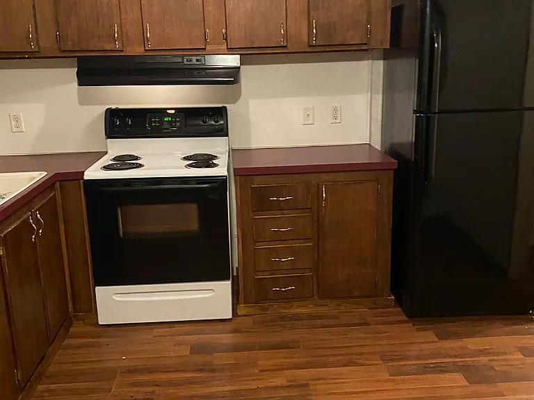 127 Rolleigh Rd W #10 — Photo 9