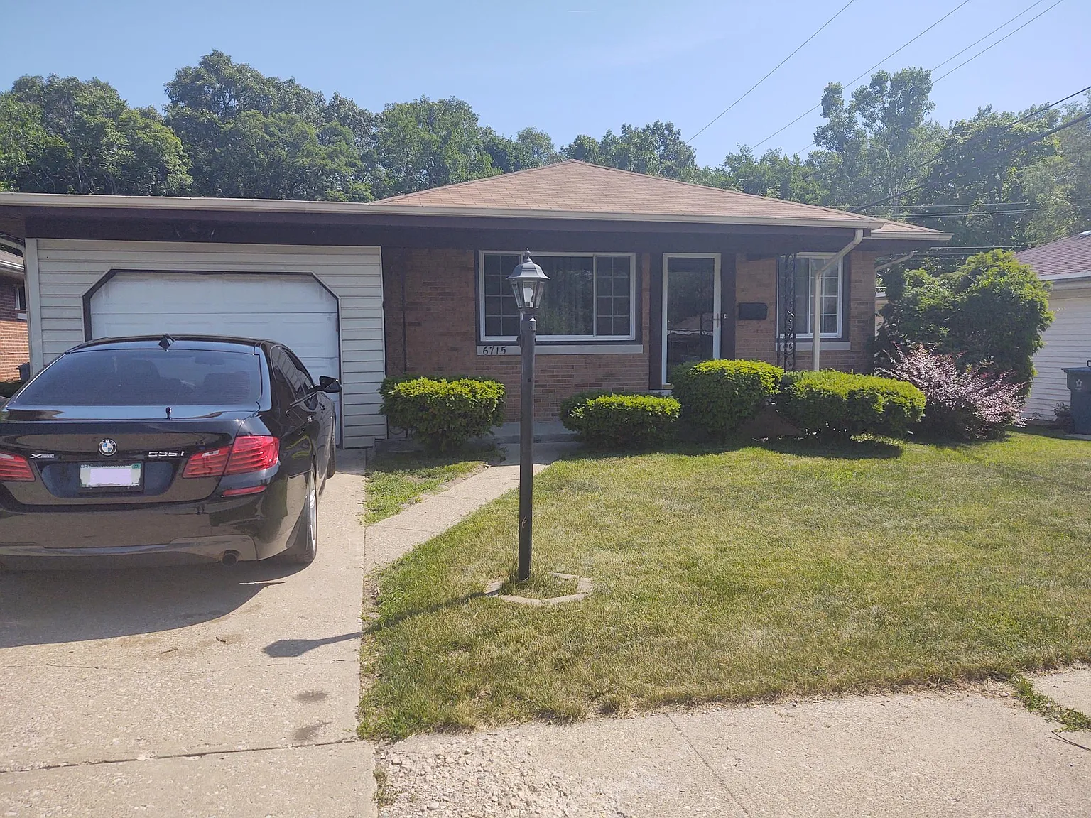 3 bed, 1000 sqft, $1,750 — Photo 1