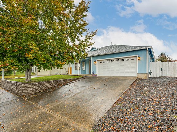 2nd image of 9207 NE 136th Ave