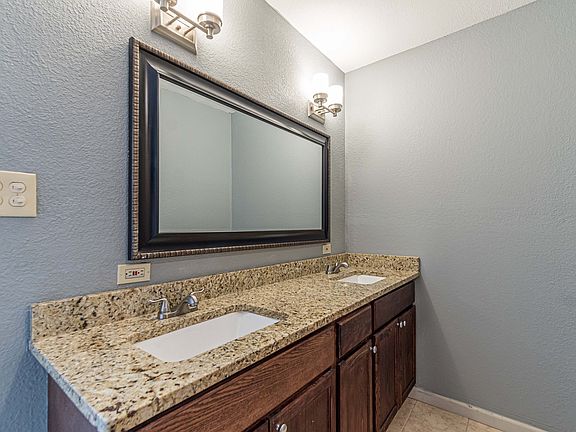 3rd image of 315 Thomas Jefferson Dr #1