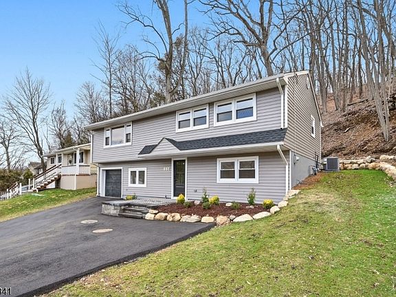 2nd image of 550 Ramapo Valley Rd