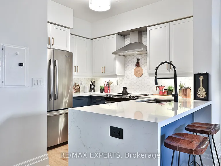 125 Western Battery Rd #404 — Photo 6