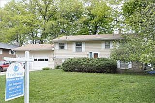 1st image of 2521 Woodbine Ave