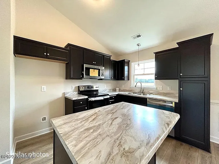 707 Alpha Ct — Photo 14