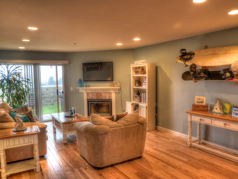 155 Mangano Cir — Photo 2