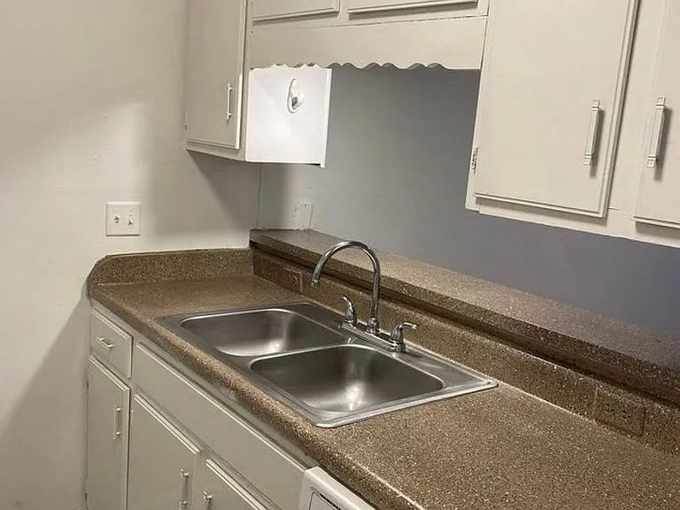 Marian Condos — Photo 47