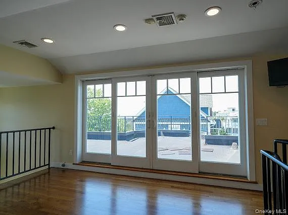 3 Pennsylvania Ct — Photo 39