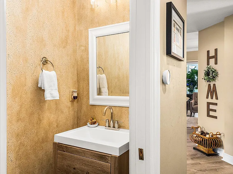 14121 Cambridge Dr #104 — Photo 11