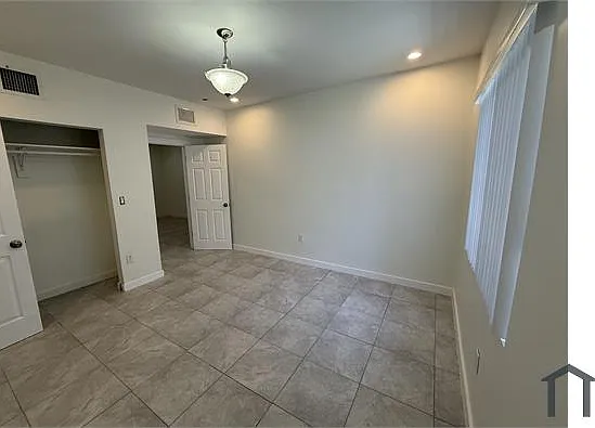 2 bed, 700 sqft, $2,500 — Photo 3