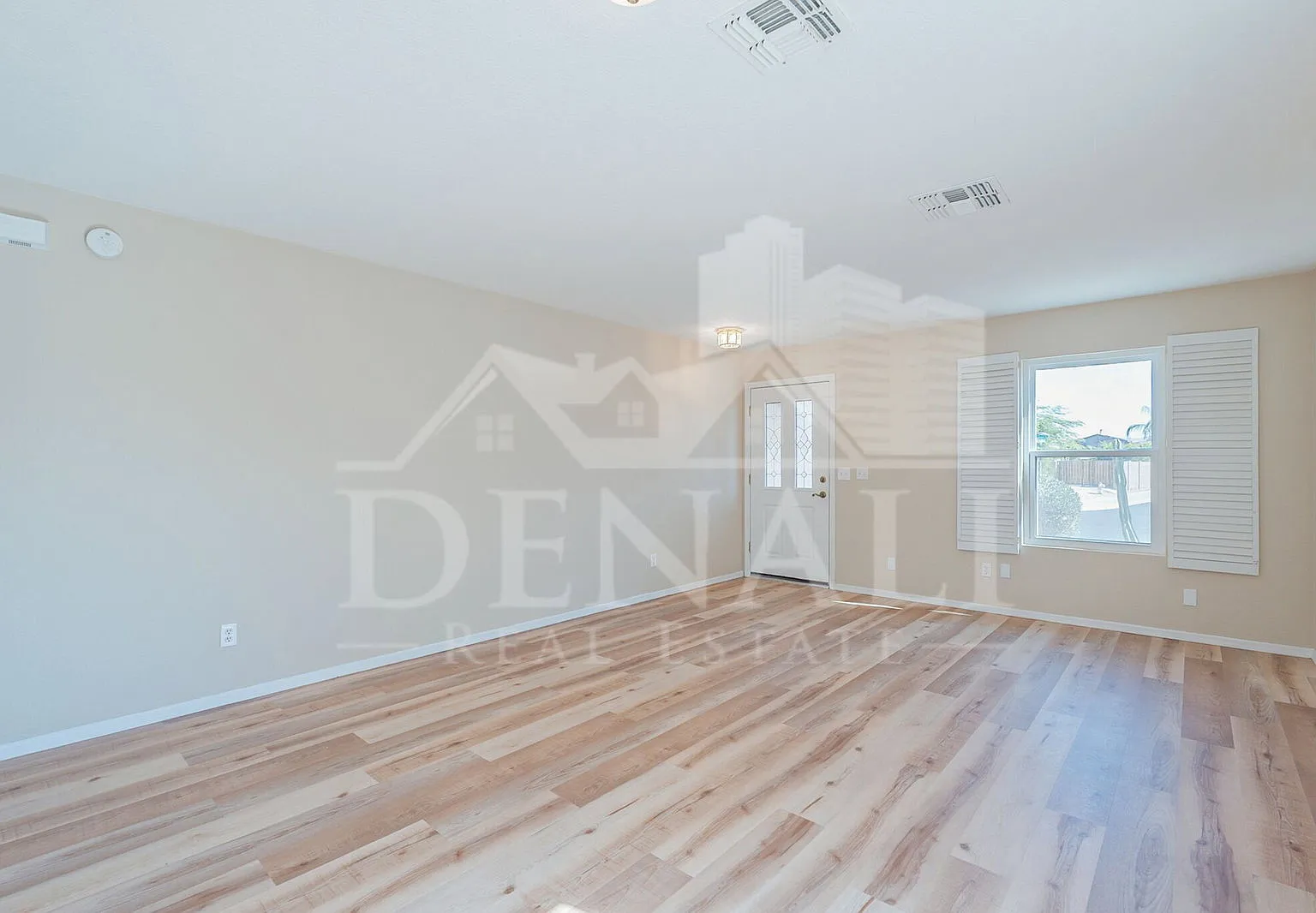 4 bed, 3.0 bath, 2609 sqft, $2,450 — Photo 3