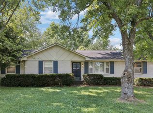 211 W Hutchinson Dr, Smyrna, TN 37167