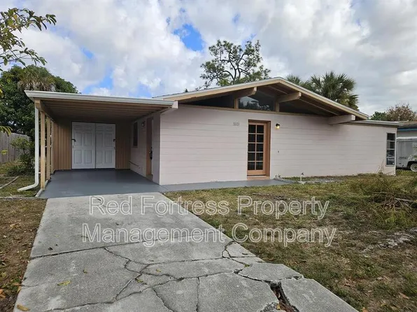 1635 Newport Ct, Fort Myers, FL 33907