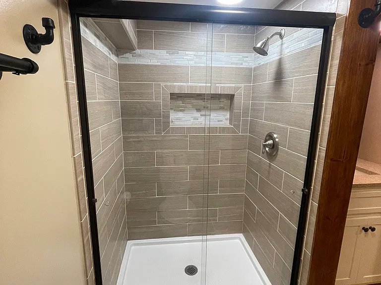 1634 E Glass Ave — Photo 16