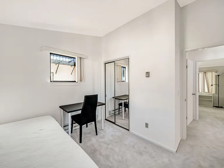 2578 Virginia St #6 — Photo 20