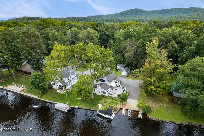 2nd image of 82 Davern Drive