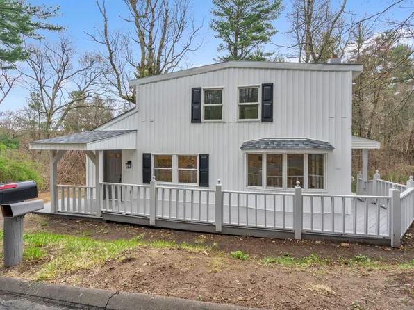 79 White Road, Ellington, CT 06029