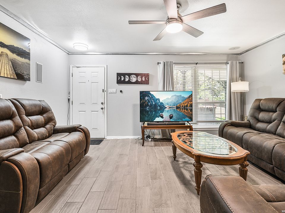 1st image of 8401 N New Braunfels #146
