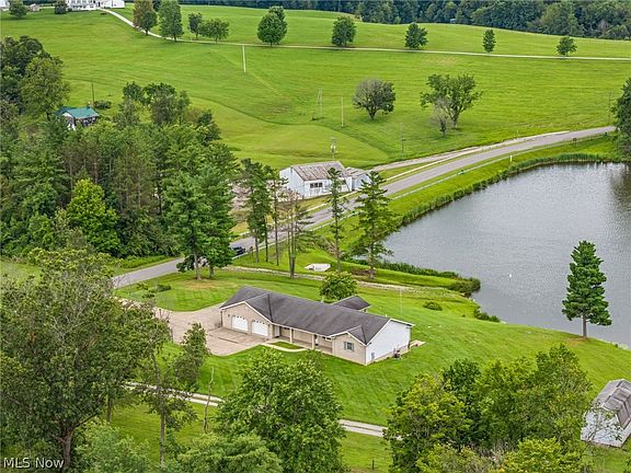 3rd image of 41031 Brown Rd