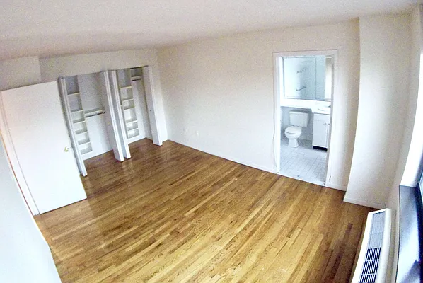 Rented by Avenues Real Estate | media 3