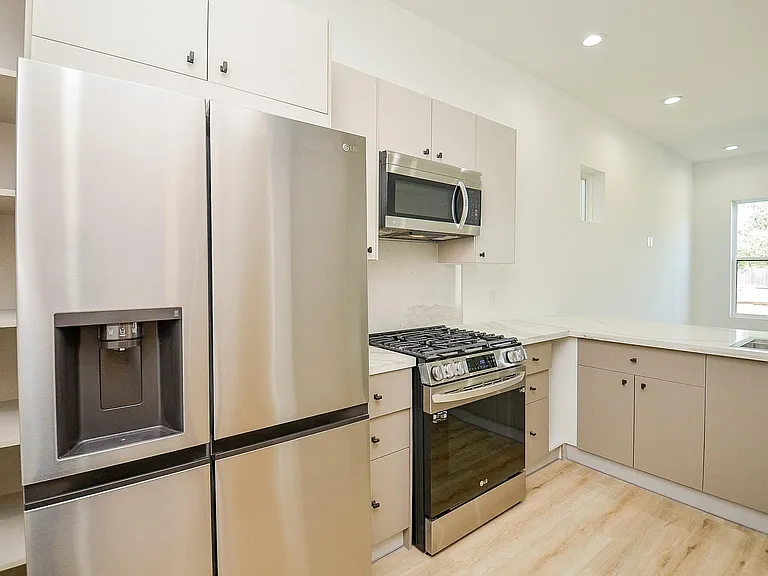 15000 S Richmond Ave #4 — Photo 7