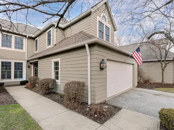 42 Haskell Dr, Bratenahl, OH 44108