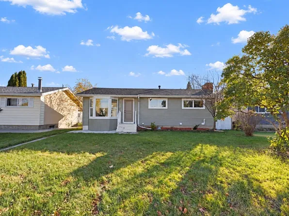 16507 91st Ave NW, Edmonton, AB T5R 5A3