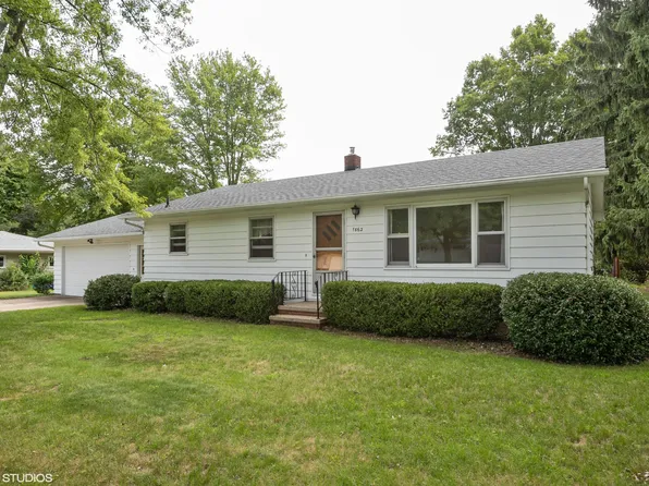 1862 N Donna Dr, Stevensville, MI 49127